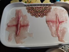 -老牌坊云南鱼豆花火锅(哈西万达店)