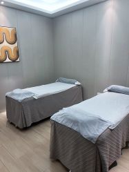 -PE SALON