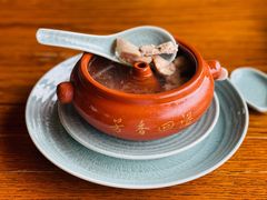云南名材汽锅鸡&nbsp;/例-丽江金茂凯悦臻选酒店-滇香馆