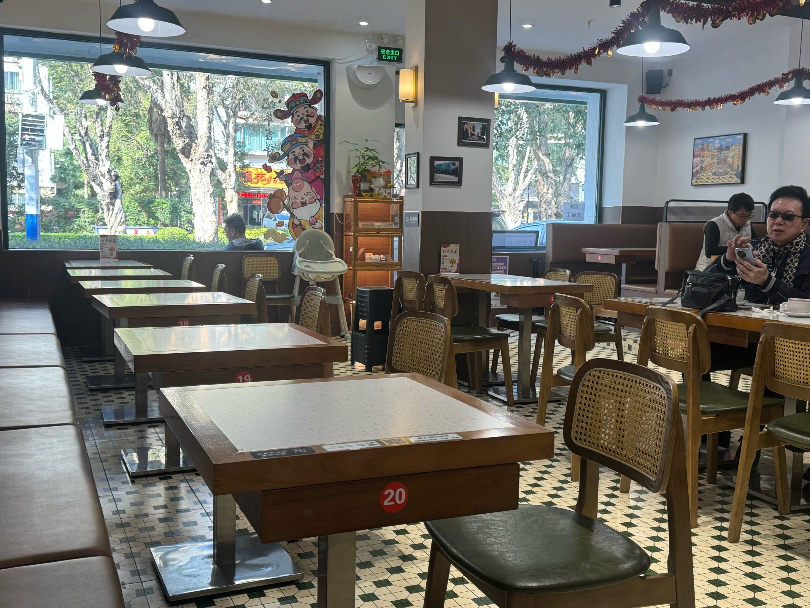 平时都是点他们家的和华欢家的外卖.堂食和