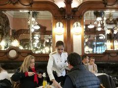 -Majestic Café