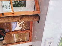 -猫爷的腔调·黔小馆(交大医学住宅区店)