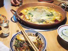 -洱火云南酸菜牛肉火锅(石景山当代商城店)