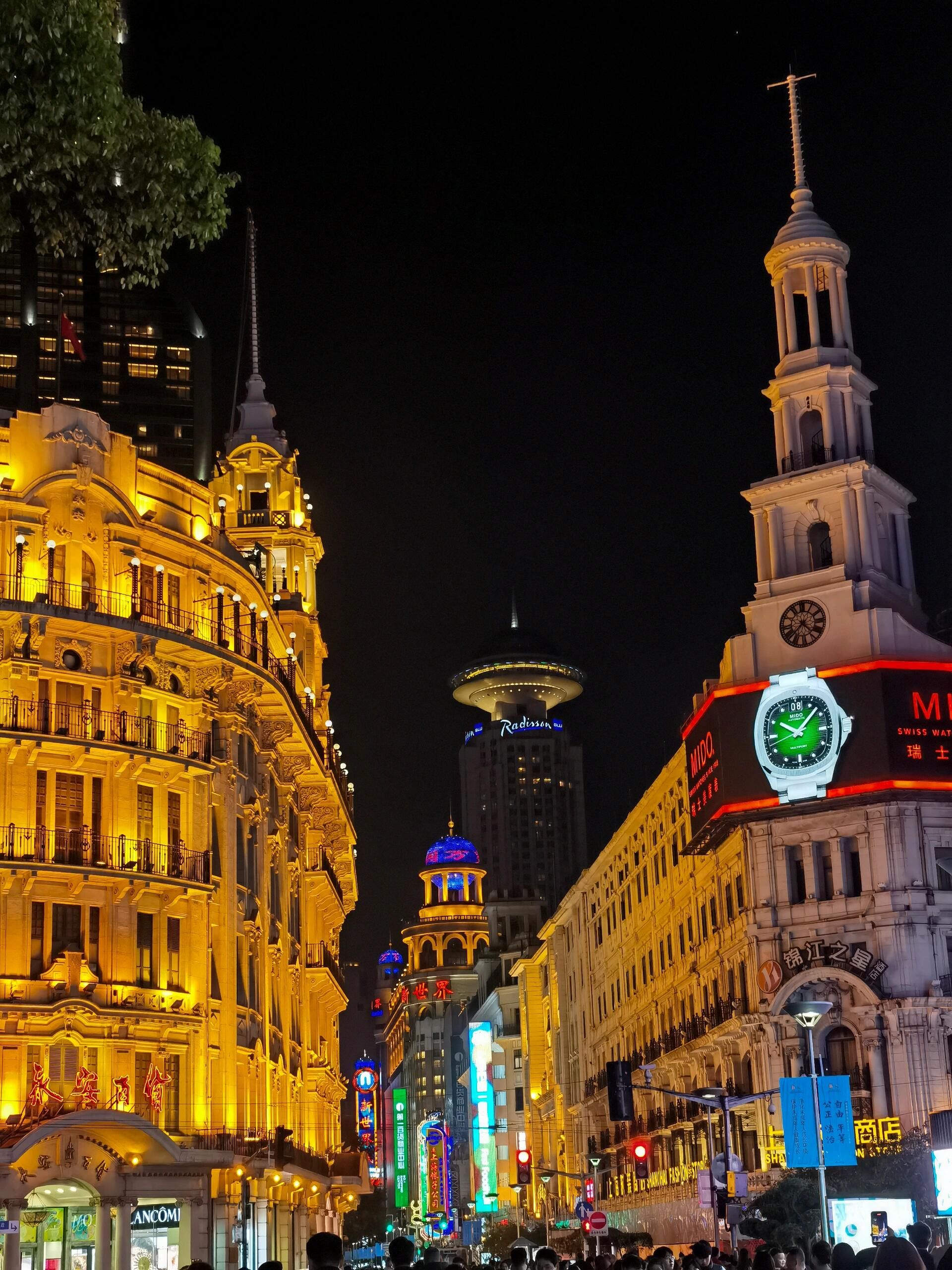 上海步行街:外地游客的必游胜地