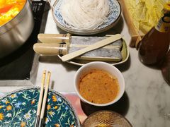 -尚尚仙·酸汤猪手·猪肚鸡火锅(华联万柳购物中心店)