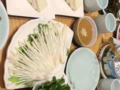 -额尔敦传统涮.冰煮羊火锅(乌兰察布体育场店)