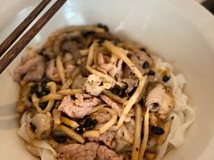 干拌猪杂老友粉-漆黑觉米粉(三里屯店)