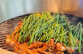 Grilled Beef Short Ribs with Shallots