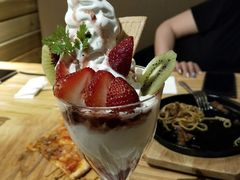 草莓奇异果巴菲-Ufufu cafe(天神巷店)