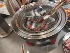 -围炉肉舍•炭烤活鳗•丹东海鲜烤肉(步行街店)