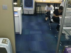 -Apple Store苹果手机电脑售后维修中心(浦东店)