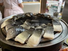 -围炉肉舍•炭烤活鳗•丹东海鲜烤肉(步行街店)