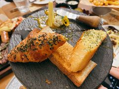 -Mark&Mars Restaurant