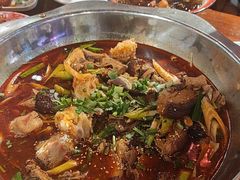 -爆炸头阿姨小四川正宗川味小吃(无任何分店)