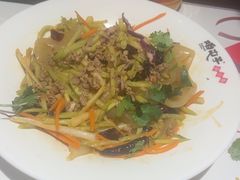 -咱屯子铁锅炖直营店(保利店)