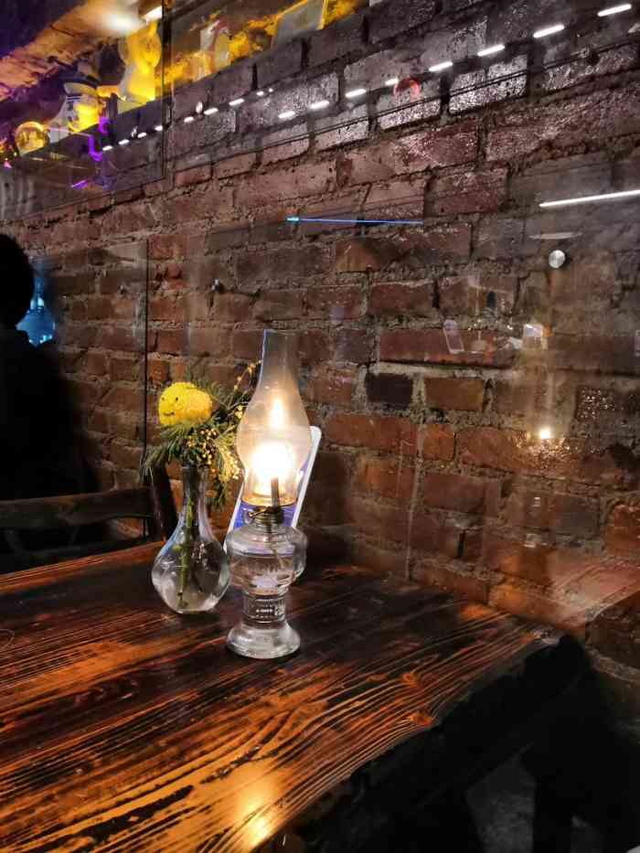 cherry bomb bar-樱桃炸弹酒吧-"很喜欢的小店,环境很好,是喜欢的那种