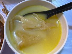 -鲜入围煮花胶鸡海鲜火锅