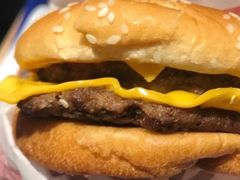 3层芝士牛肉堡-汉堡王(北京三里屯购物中心)