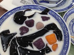 -赵记传承特色牛奶甜品(泉城广场店)