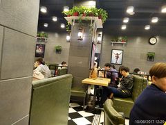 -愉肴麻辣香锅(中山路店)