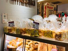 面包甜点陈列柜-山崎面包(静安久光店)