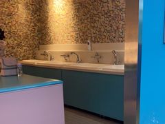 -Swim斯卫姆国际儿童游泳中心(红博中央公园店)