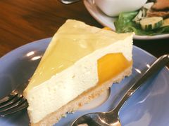 -Chom Cafe and Restaurant