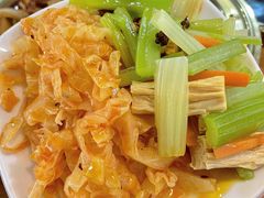 -牛一嘴·兰州牛肉面·大盘鸡(财富中心店)