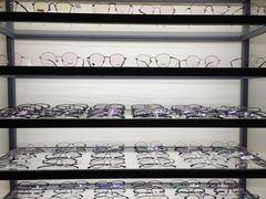 -LOGO眼镜·蔡司品牌折扣店(龙华清湖店)