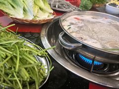 -老石黑山羊毛驴肉火锅(金凯广场店)