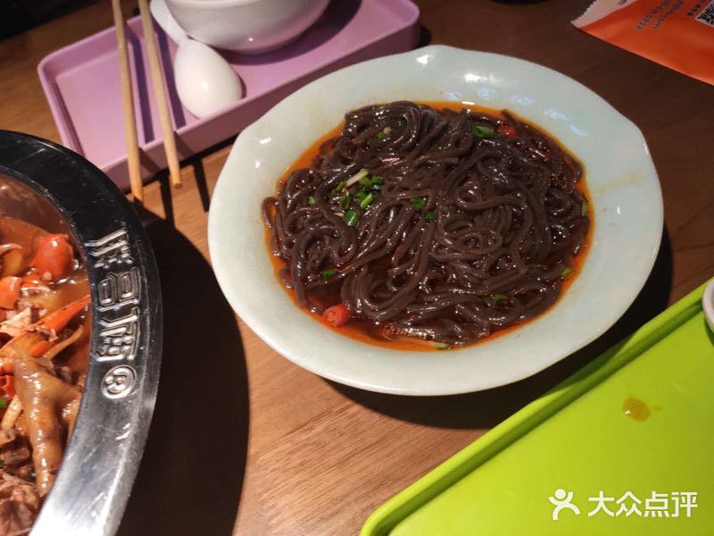 在万科逛完,就跑这边来吃肉蟹煲,每次一说去七宝吃饭