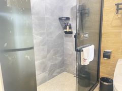 -闲隅江景艺术酒店(解放碑洪崖洞总店)