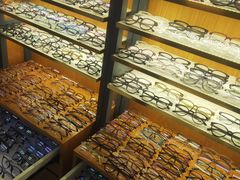 -优医视平价眼镜蔡司依视路折扣工厂店(德胜门店)