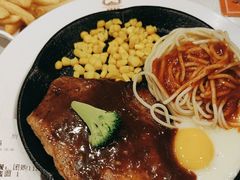 -汤姆家的牛排意面披萨(新城市广场店)