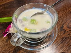 -Chom Cafe and Restaurant