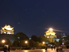 -巴陵广场