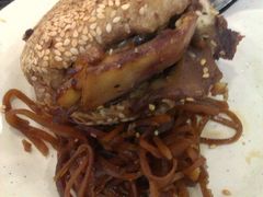 老磁器口豆汁店&nbsp;咸菜&nbsp;夹肉烧饼-老磁器口豆汁店(天坛店)