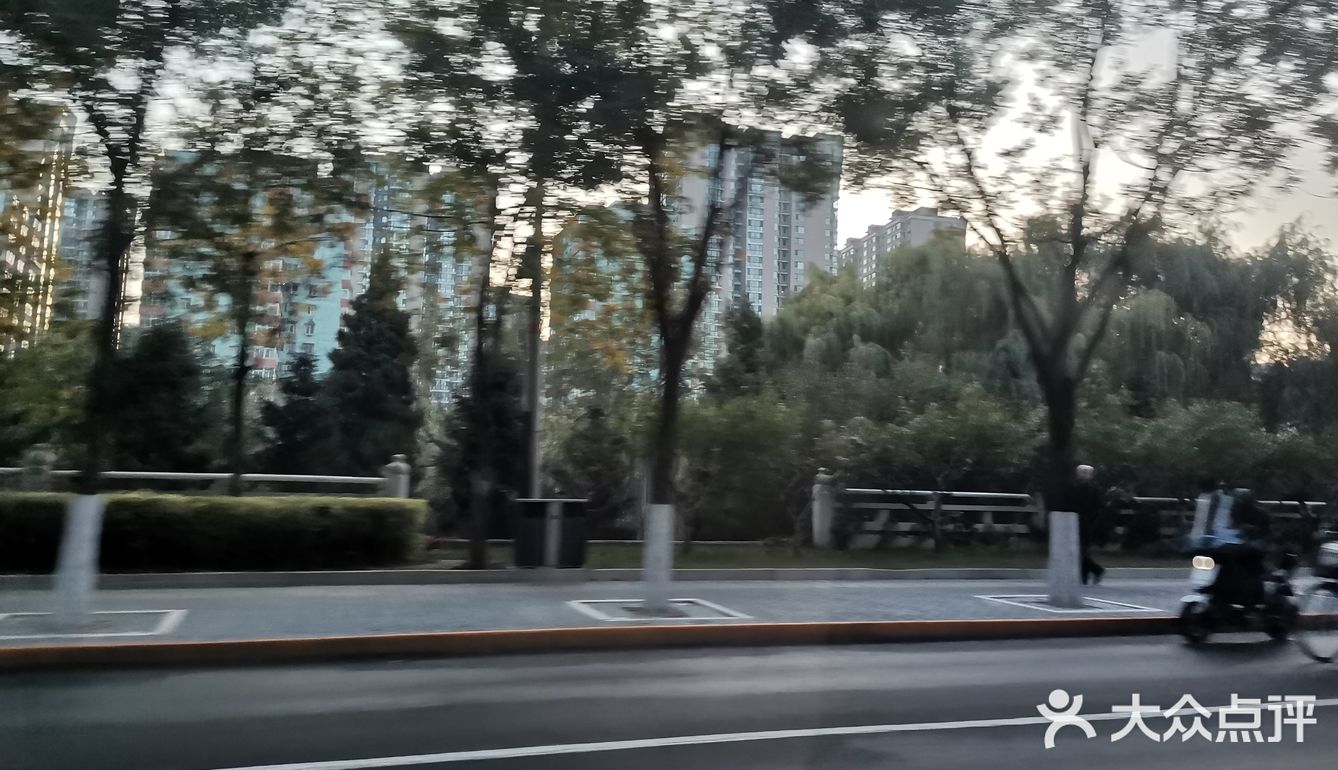 帝都的朝阳中......