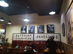 大堂-门框胡同百年卤煮(鸟巢店)