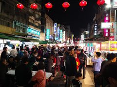 -六合夜市