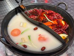 -朱光玉火锅馆(龙阳广场店)