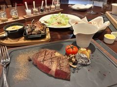 -恰餐厅及酒吧 CHAR Bar & Grill (北京丽都皇冠假日店)