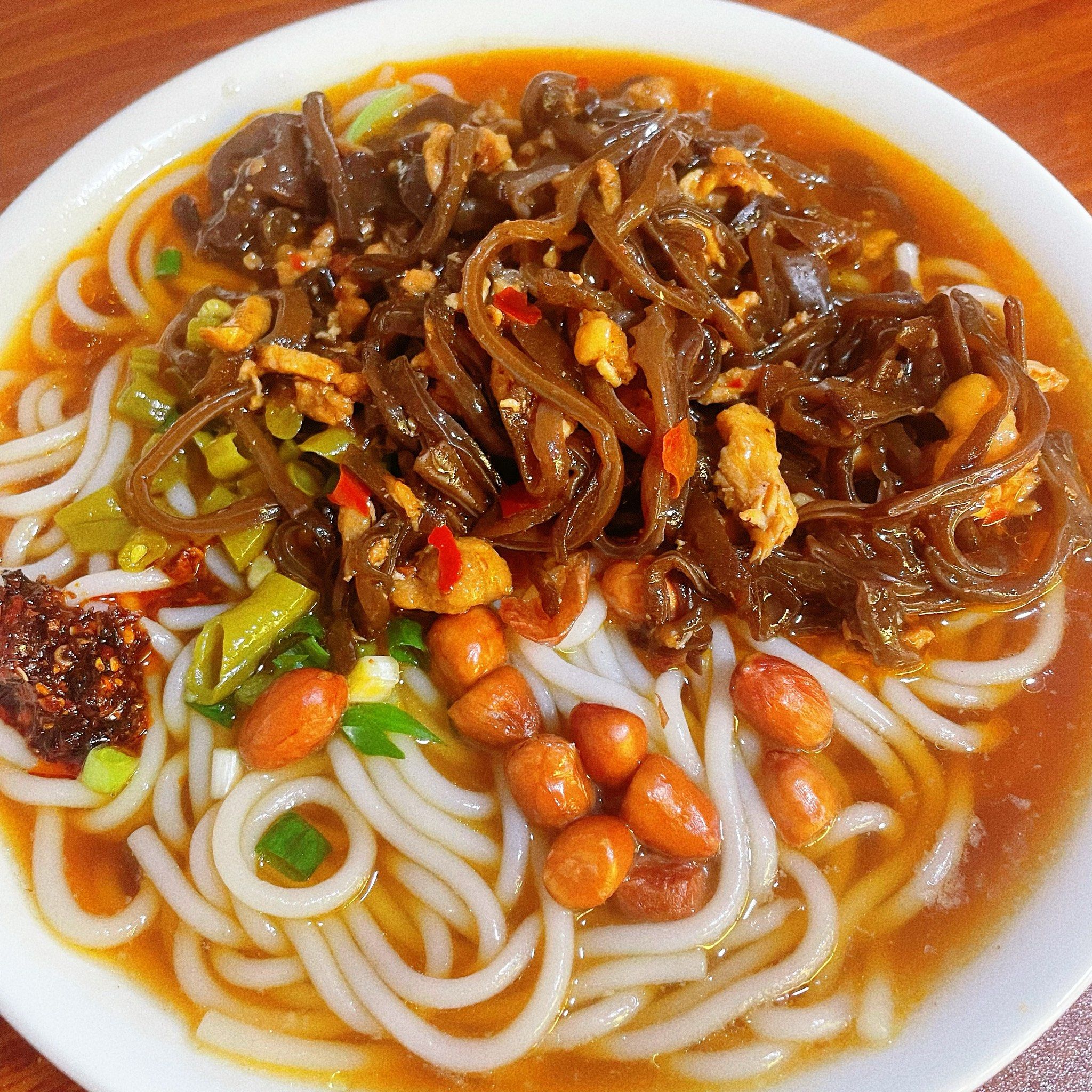 不论你来自哪里,不论你的口味如何,相信在品尝过湖南米粉后,都会