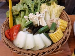 -樾餐厅泰式海鲜火锅(民歌湖店)