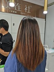 -镁连社·美联社