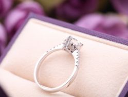 蛋糕款的~-威德钻石-克拉钻大本营(南京东路店)