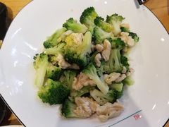 西蓝花拌桃仁-赤宴·川菜(玉林店)
