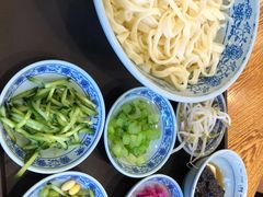 老北京炸酱面-门框胡同百年卤煮(新街口店)