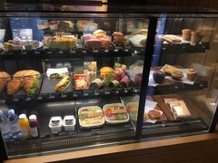 面包甜点陈列柜-星巴克(红房子店)