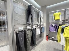 -迪桑特DESCENTE(青岛山东路万象城店)